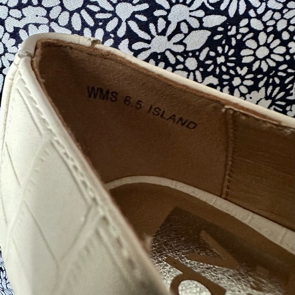 DV Dolce Vita Cream Croc Embossed Flats – Pointed Toe Slip-On Loafers Chic. - Picture 7 of 7